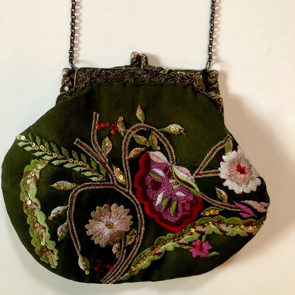 Vintage Alexia Crawford Elegant Floral Embroidered Clutch with chain.